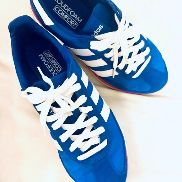 Adidas Women’s Run 70s 2.0 Blue and White Sneakers NWOT - Picture 4 of 8